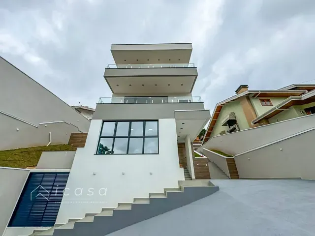 Casa com 500m² 5 quartos e 5 banheiros, à venda, no bairro Vila Matilde em Campos do Jordão