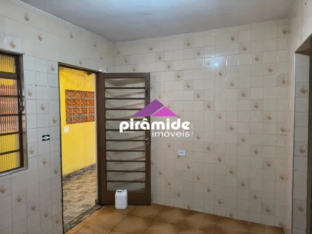 Casa com 350m² 3 quartos e 2 banheiros, à venda, no bairro Jardim Souto em São José Dos Campos