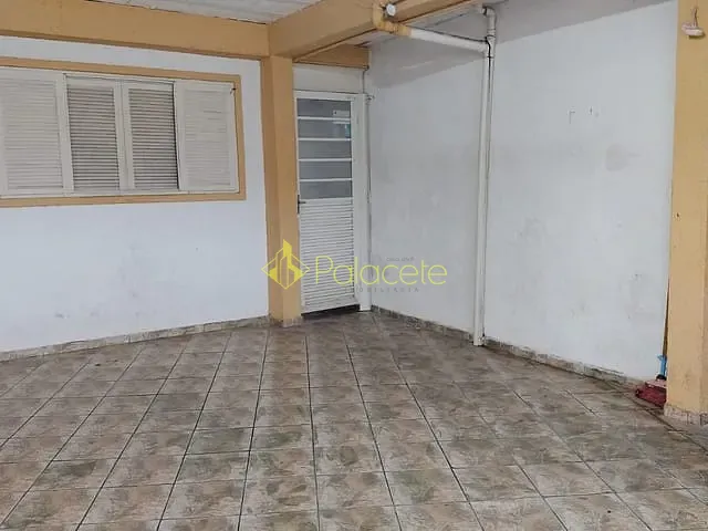 Casa com 175m² 5 quartos e 4 banheiros, à venda, no bairro Residencial Mombaça em Pindamonhangaba