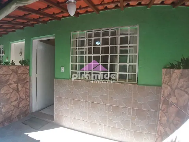 Casa com 55m² 2 quartos e 2 banheiros, à venda, no bairro Martim de Sá em Caraguatatuba