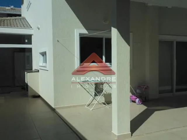 Casa com 252m² 3 quartos e 1 banheiro, à venda, no bairro Condomínio Residencial Mantiqueira em São José dos Campos