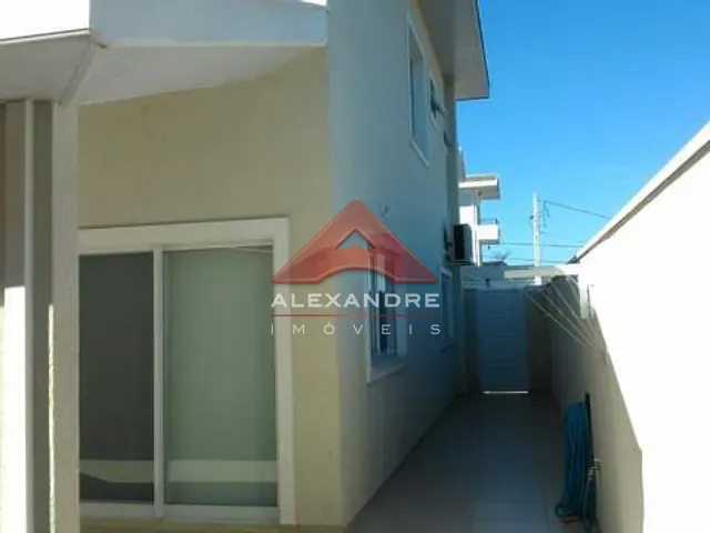 Casa com 252m² 3 quartos e 1 banheiro, à venda, no bairro Condomínio Residencial Mantiqueira em São José dos Campos
