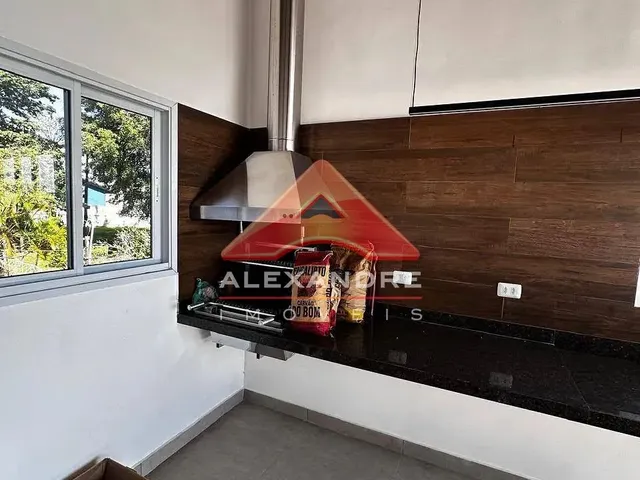 Casa com 10m² 2 quartos e 3 banheiros, à venda, no bairro Vila Industrial em São José Dos Campos