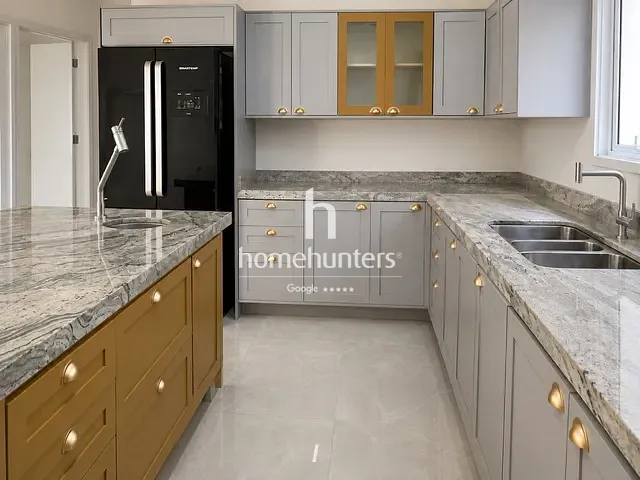 Casa 3 quartos e 4 banheiros, à venda, no bairro Swiss Park em Campinas