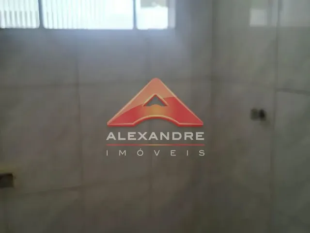 Casa com 10m² 1 quarto e 1 banheiro, para alugar, no bairro Jardim Ismênia em São José Dos Campos