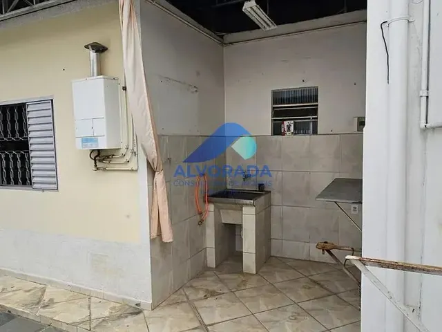 Casa com 250m² 3 quartos e 1 banheiro, à venda, no bairro Jardim Ismênia em São José Dos Campos