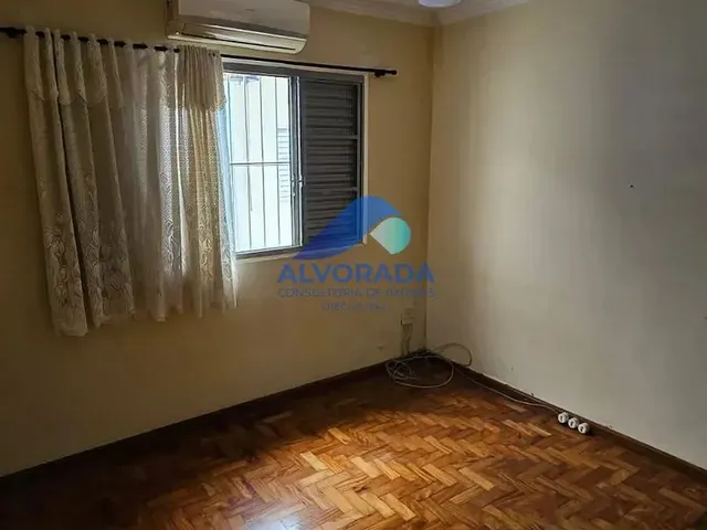 Casa com 250m² 3 quartos e 1 banheiro, à venda, no bairro Jardim Ismênia em São José Dos Campos