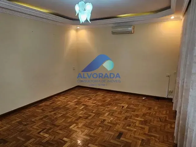Casa com 250m² 3 quartos e 1 banheiro, à venda, no bairro Jardim Ismênia em São José Dos Campos