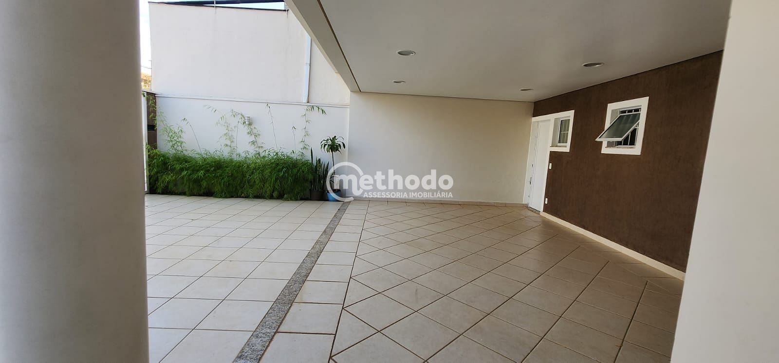 Casa, 4 quartos, 330 m² - Foto 2