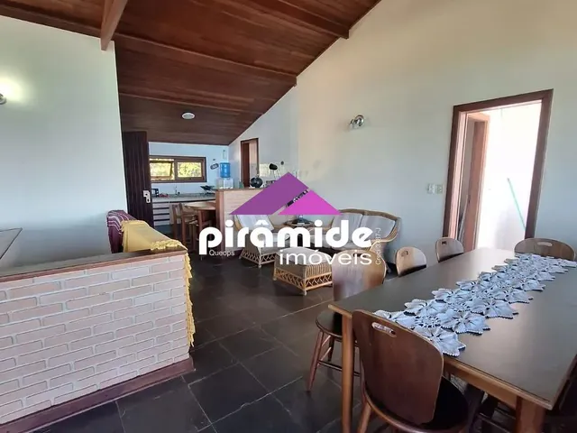 Casa com 1150m² 4 quartos e 2 banheiros, à venda, no bairro Toninhas em Ubatuba