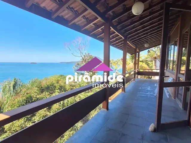 Casa com 1150m² 4 quartos e 2 banheiros, à venda, no bairro Toninhas em Ubatuba