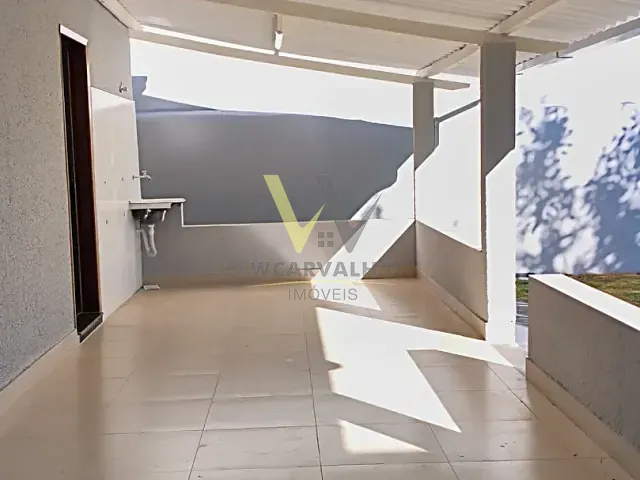Casa com 300m² 3 quartos e 2 banheiros, à venda, no bairro Parque dos Pirineus em Anápolis