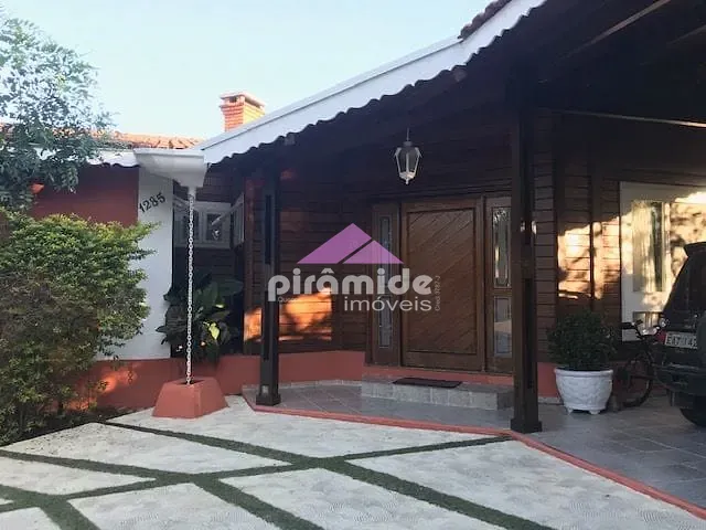 Casa com 855m² 4 quartos e 4 banheiros, à venda, no bairro Estrada Nova Taubaté em Tremembé