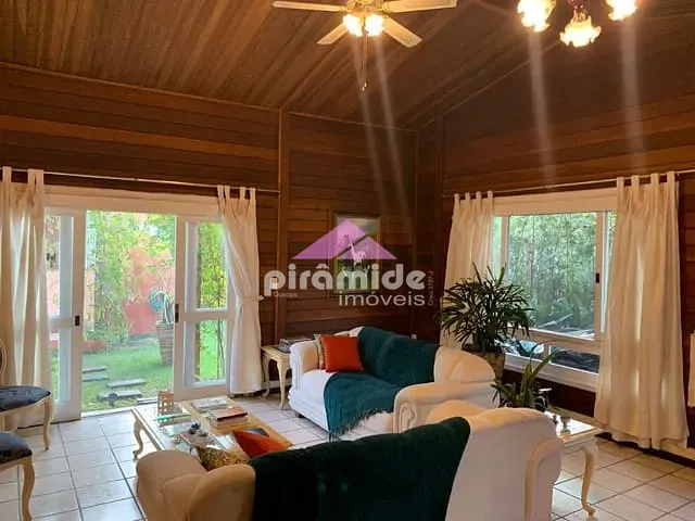 Casa com 855m² 4 quartos e 4 banheiros, à venda, no bairro Estrada Nova Taubaté em Tremembé
