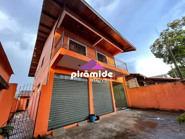 Casa com 300m² 3 quartos e 2 banheiros, à venda, no bairro Parque Novo Horizonte em São José dos Campos