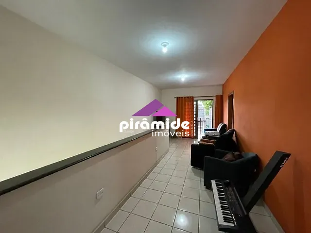 Casa com 300m² 3 quartos e 2 banheiros, à venda, no bairro Parque Novo Horizonte em São José dos Campos