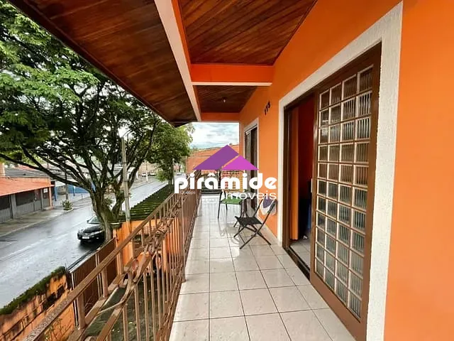Casa com 300m² 3 quartos e 2 banheiros, à venda, no bairro Parque Novo Horizonte em São José dos Campos