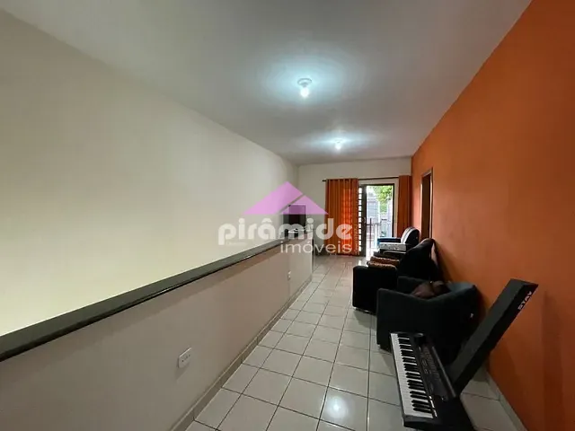 Casa com 300m² 3 quartos e 2 banheiros, à venda, no bairro Parque Novo Horizonte em São José dos Campos