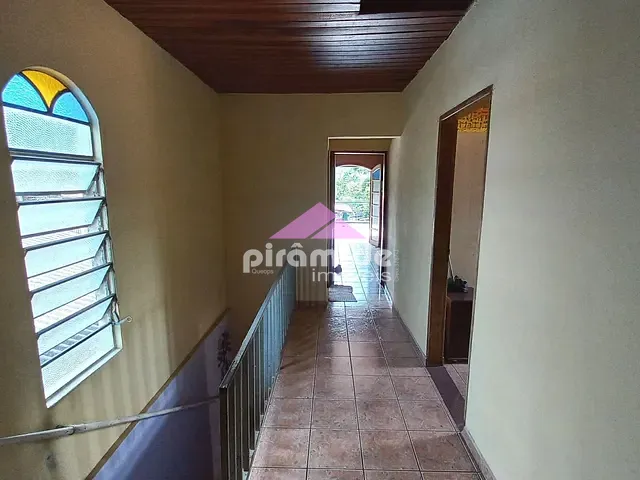 Casa com 329m² 3 quartos e 2 banheiros, à venda, no bairro Chácaras São José em São José dos Campos