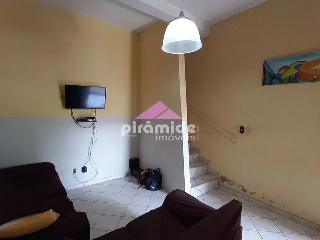 Casa com 329m² 3 quartos e 2 banheiros, à venda, no bairro Chácaras São José em São José dos Campos