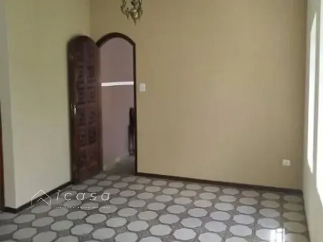 Casa com 300m² 3 quartos e 2 banheiros, à venda, no bairro Jardim Santa Maria em Jacareí