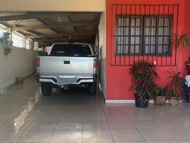 Casa 2 quartos e 2 banheiros, à venda, no bairro Cidade Nova em Pindamonhangaba