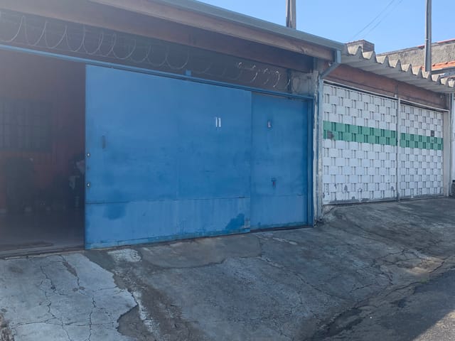 Casa 2 quartos e 2 banheiros, à venda, no bairro Cidade Nova em Pindamonhangaba