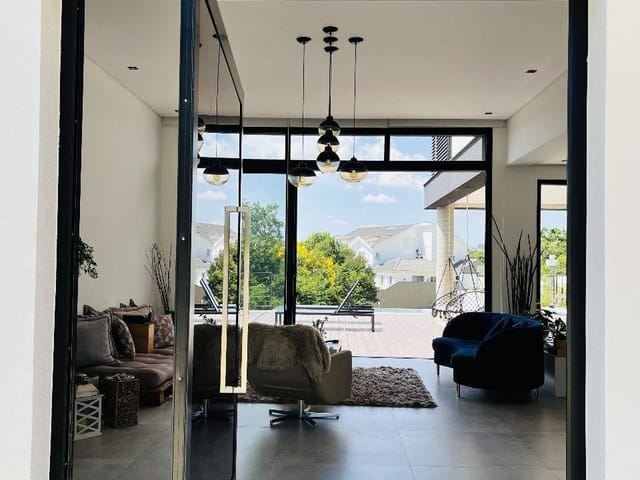 Casa com 580m² 4 quartos e 6 banheiros, à venda, no bairro Tamboré em Santana de Parnaíba