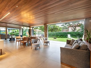 Foto do Casa-Casa tipo para venda em Cerqueira César com 5 quartos, sendo 5 suítes, 377m²