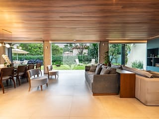 Foto do Casa-Casa tipo para venda em Cerqueira César com 5 quartos, sendo 5 suítes, 377m²