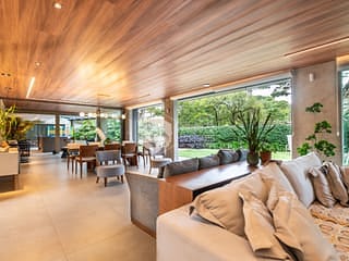 Foto do Casa-Casa tipo para venda em Cerqueira César com 5 quartos, sendo 5 suítes, 377m²