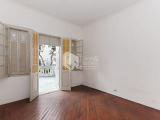 Foto do Casa-Casa tipo para venda em Cambuci com 5 quartos, 250m²