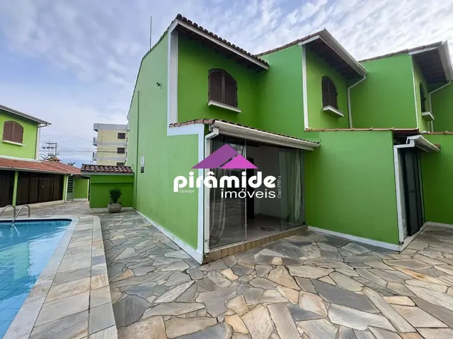 Casa com 10m² 2 quartos e 2 banheiros, à venda, no bairro Indaiá em Caraguatatuba