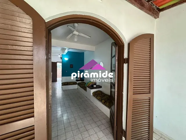 Casa com 10m² 2 quartos e 2 banheiros, à venda, no bairro Indaiá em Caraguatatuba