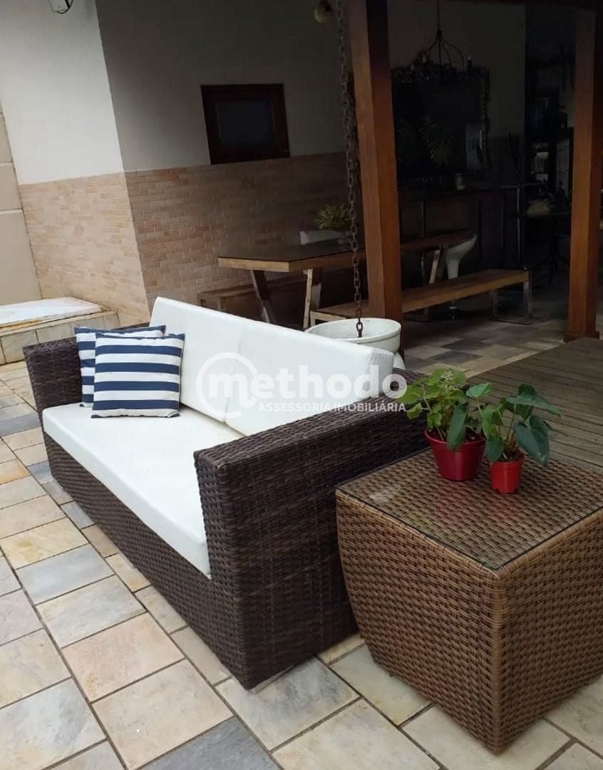 Casa, 3 quartos, 192 m² - Foto 2