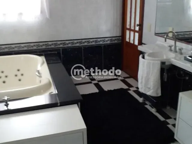 Casa com 270m² 3 quartos e 5 banheiros, à venda, no bairro Vila Faustina II em Valinhos