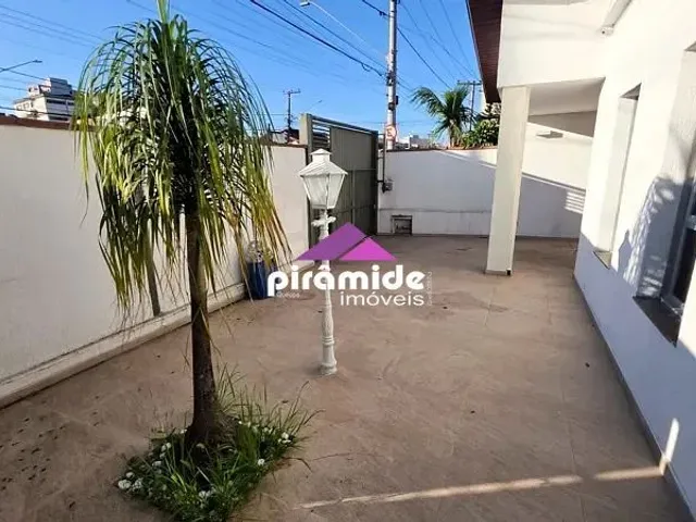 Casa com 222m² 4 quartos e 3 banheiros, à venda, no bairro Jardim Liberdade em Jacareí