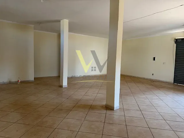 Sobrado com 293m² 3 quartos e 2 banheiros, à venda, no bairro Ayrton Senna em Anápolis