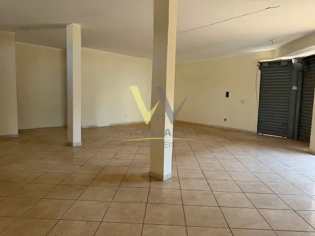 Sobrado com 293m² 3 quartos e 2 banheiros, à venda, no bairro Ayrton Senna em Anápolis