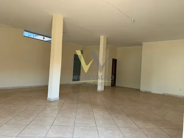 Sobrado com 293m² 3 quartos e 2 banheiros, à venda, no bairro Ayrton Senna em Anápolis