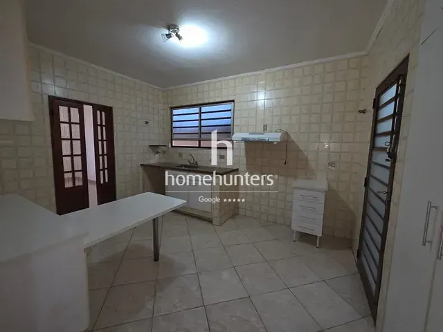 Casa 3 quartos e 3 banheiros, à venda ou para alugar, no bairro Vila Papelão em Valinhos