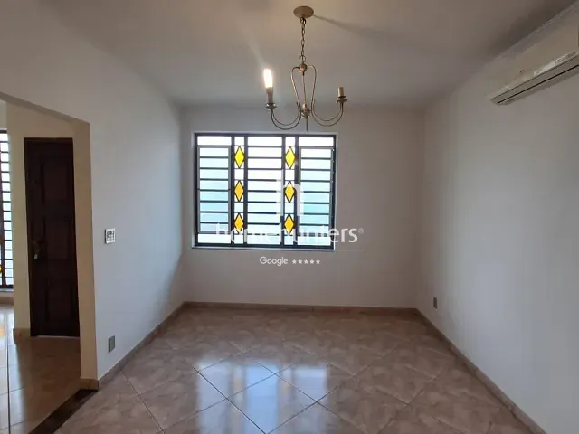 Casa 3 quartos e 3 banheiros, à venda ou para alugar, no bairro Vila Papelão em Valinhos