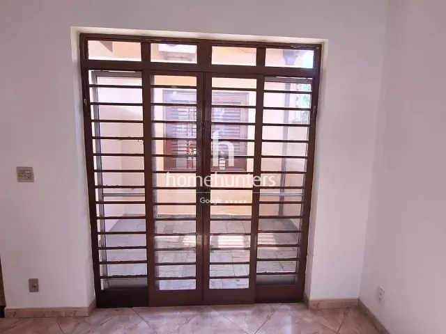 Casa 3 quartos e 3 banheiros, à venda ou para alugar, no bairro Vila Papelão em Valinhos