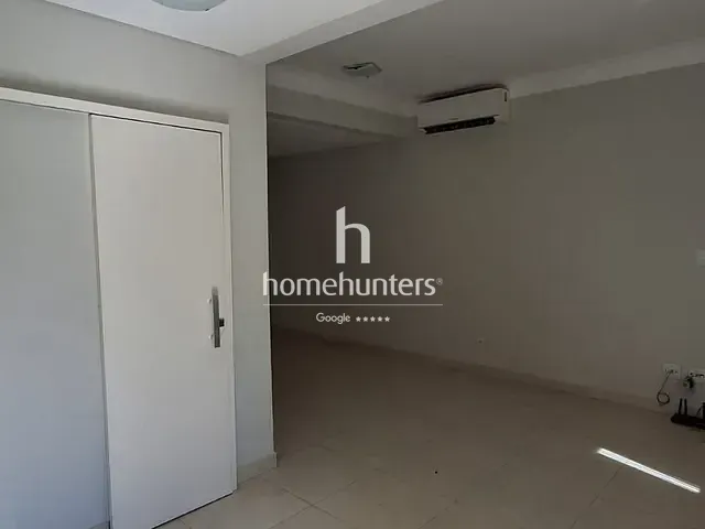 Casa 3 quartos e 4 banheiros, à venda ou para alugar, no bairro Chácaras Silvania em Valinhos