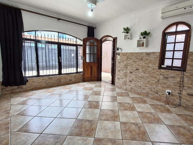 Foto do Casa - Casa para venda em Jardim do Colégio (Zona Norte) com 3 quartos, sendo 1 suíte , 240m² | Lares e Andares Imóveis
