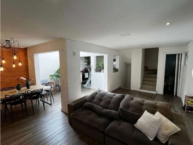 Casa com 242m² 3 quartos e 5 banheiros, à venda, no bairro Santa Teresinha em São Paulo
