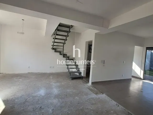 Casa 3 quartos e 2 banheiros, à venda, no bairro Jardim Santa Helena em Valinhos