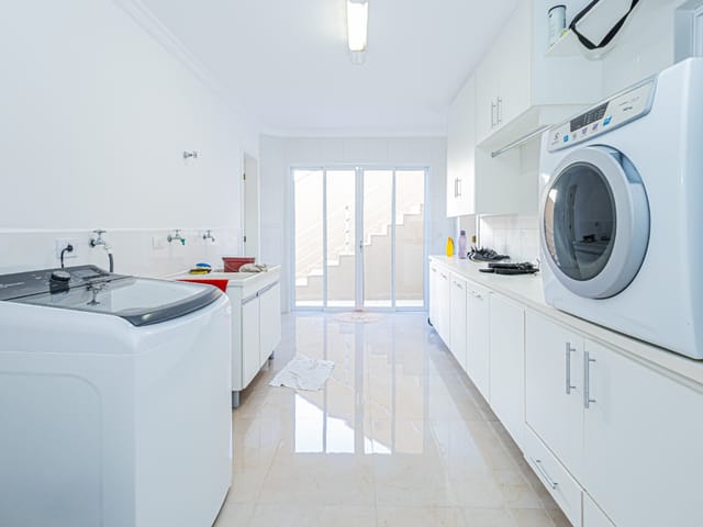 Casa com 455m² 4 quartos e 7 banheiros, à venda, no bairro Alphaville em Santana de Parnaíba