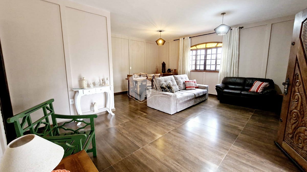 Casa à venda com 3 quartos, 210m² - Foto 4