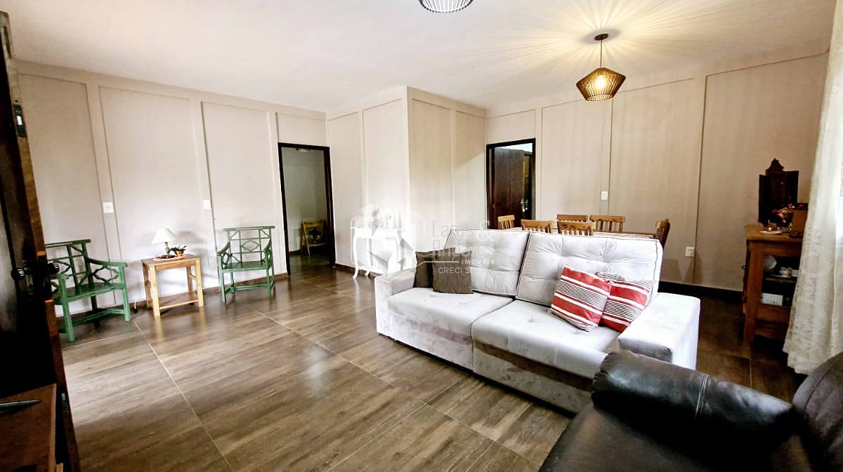Casa à venda com 3 quartos, 210m² - Foto 5
